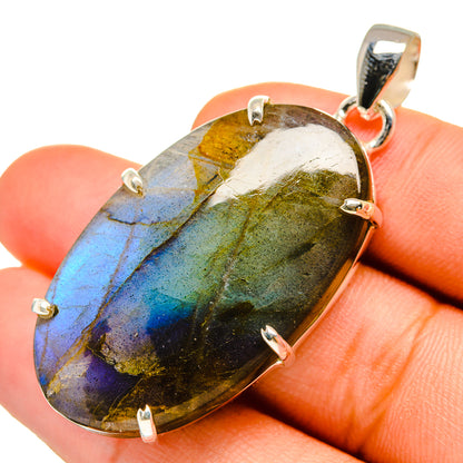 Labradorite Pendants handcrafted by Ana Silver Co - PD10026