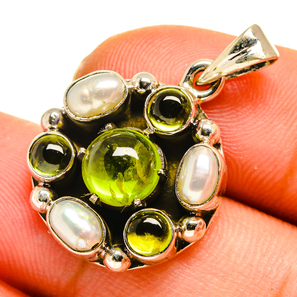 Cultured pearl and peridot pendant with bail loop, 925 silver setting, green stones and white oval pearls