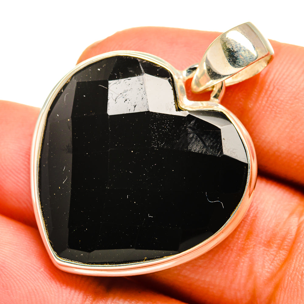 Heart-shaped black onyx pendant in 925 sterling silver bezel setting