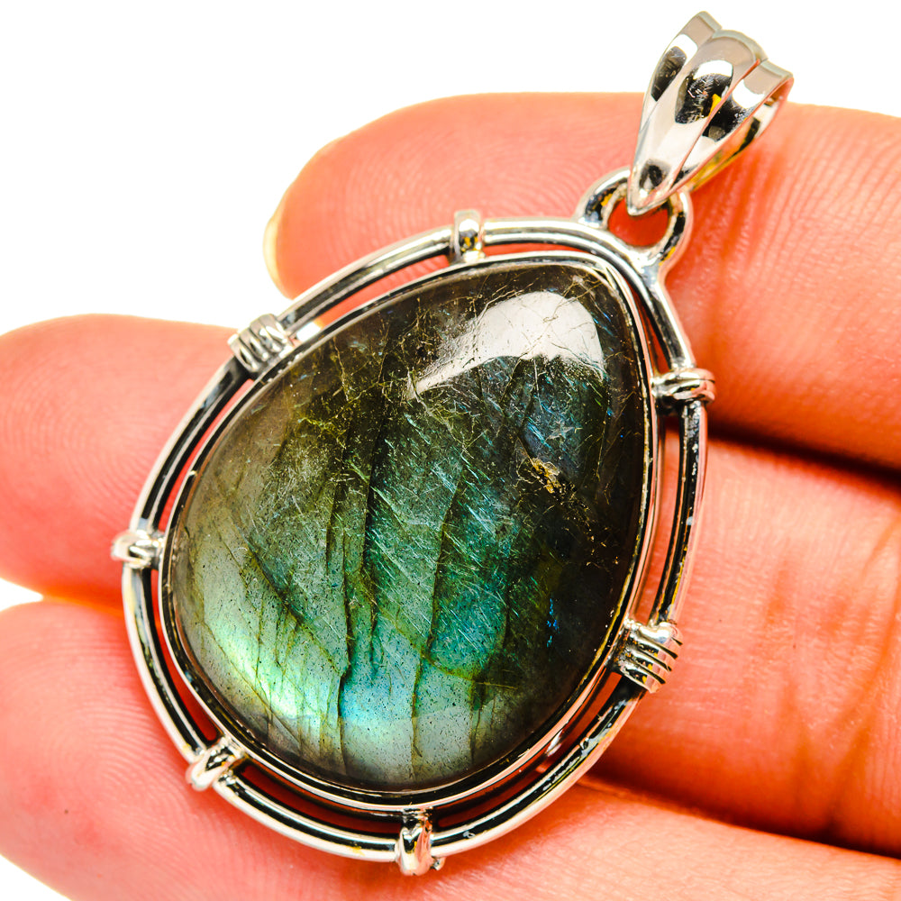 925 sterling silver labradorite pendant with oval bezel and blue-green flash cabochon