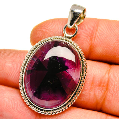 Amethyst star pendant in 925 sterling silver, oval bezel with dark purple gemstone