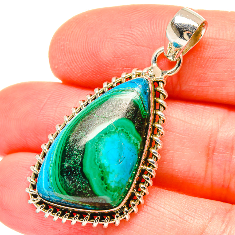 Teardrop gemstone pendant in polished 925 silver with green-blue stone and chain bail