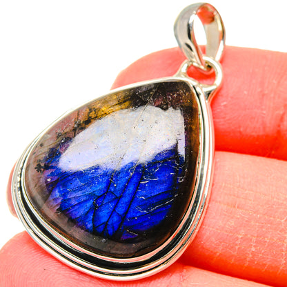 Labradorite Pendants handcrafted by Ana Silver Co - PD18023