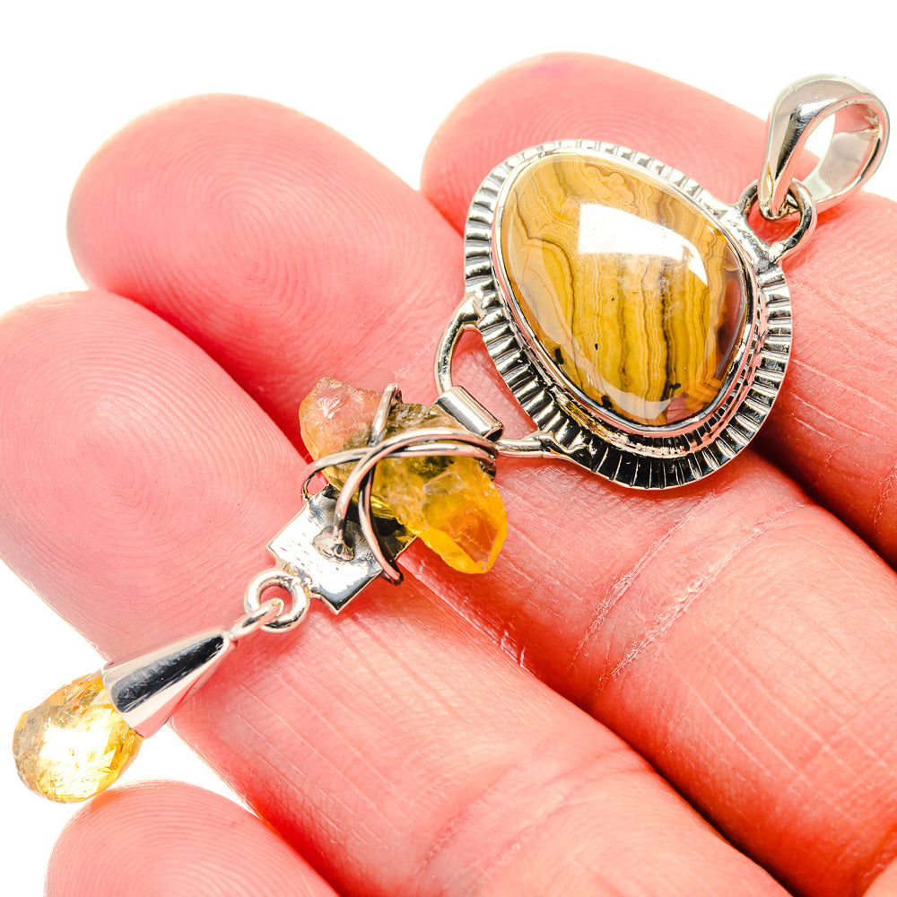 Schalenblende Pendants handcrafted by Ana Silver Co - PD18924