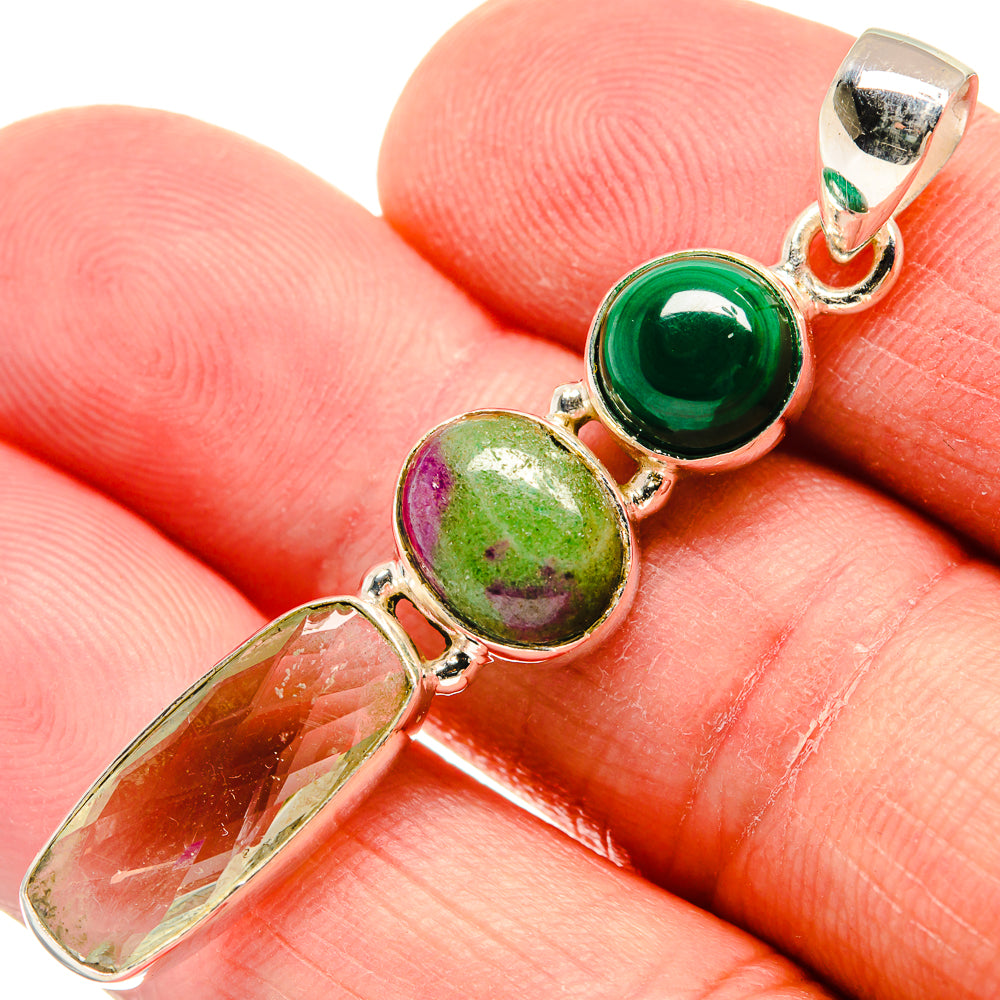 925 sterling silver pendant with green malachite and oval gem bezels on a small round setting