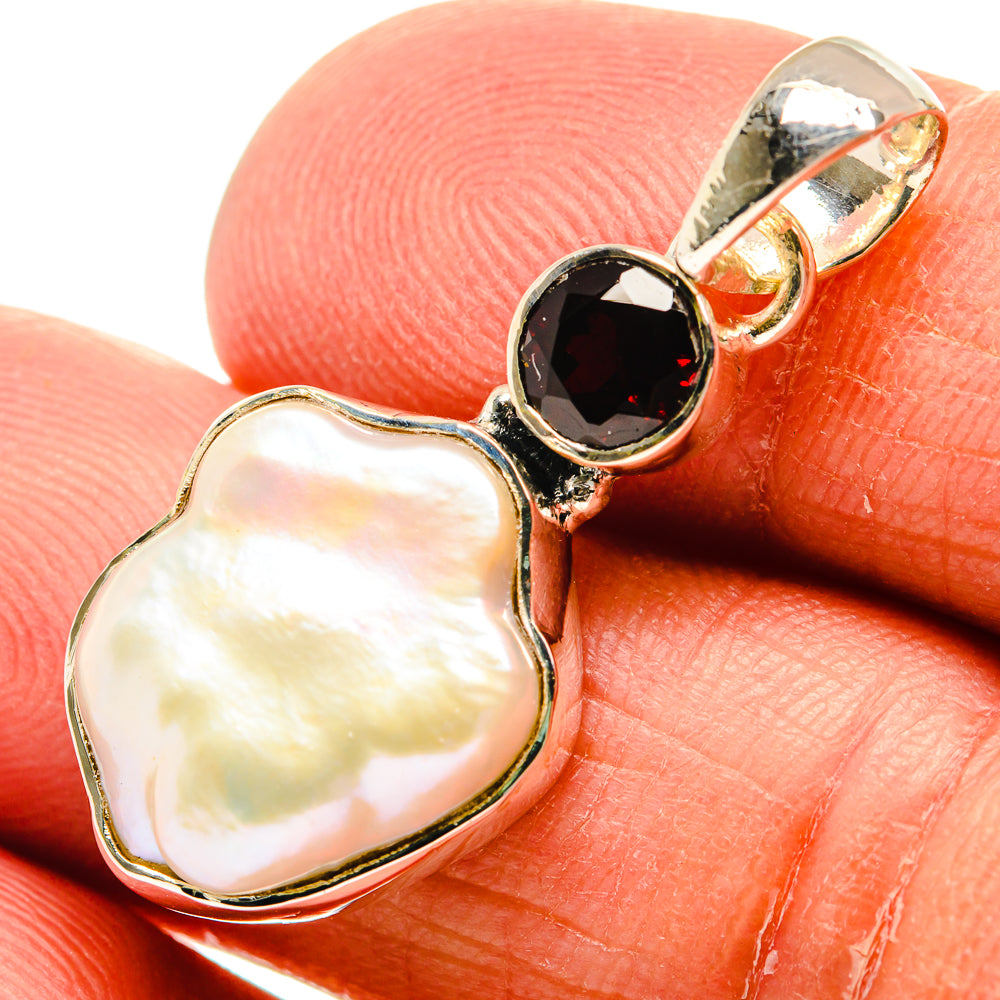 Mother Of Pearl Pendants handcrafted by Ana Silver Co - PD24742