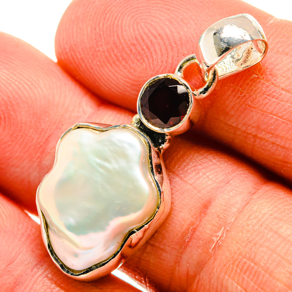 Mother Of Pearl Pendants handcrafted by Ana Silver Co - PD25454