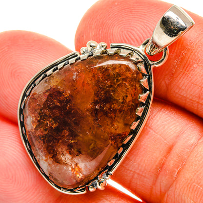 Teardrop amber agate pendant in 925 sterling silver with decorative prong bezel