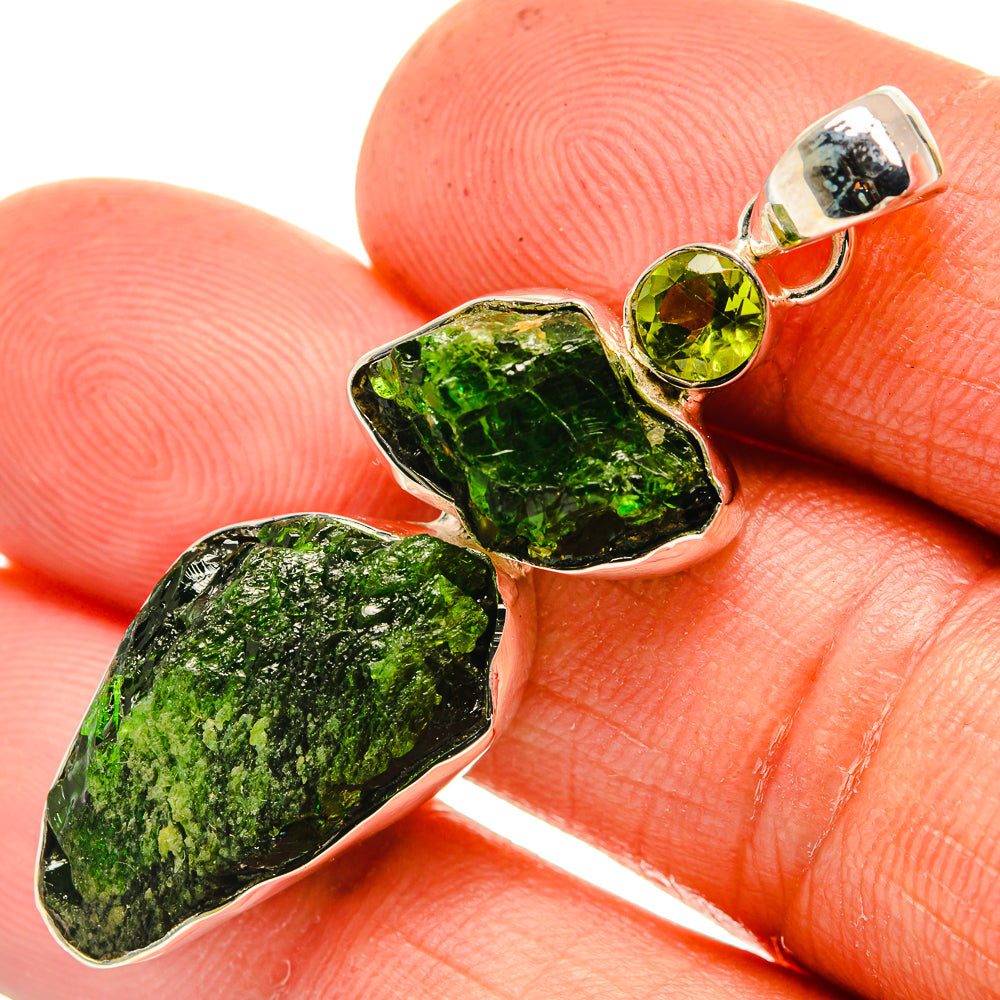 Chrome Diopside Pendants handcrafted by Ana Silver Co - PD26205