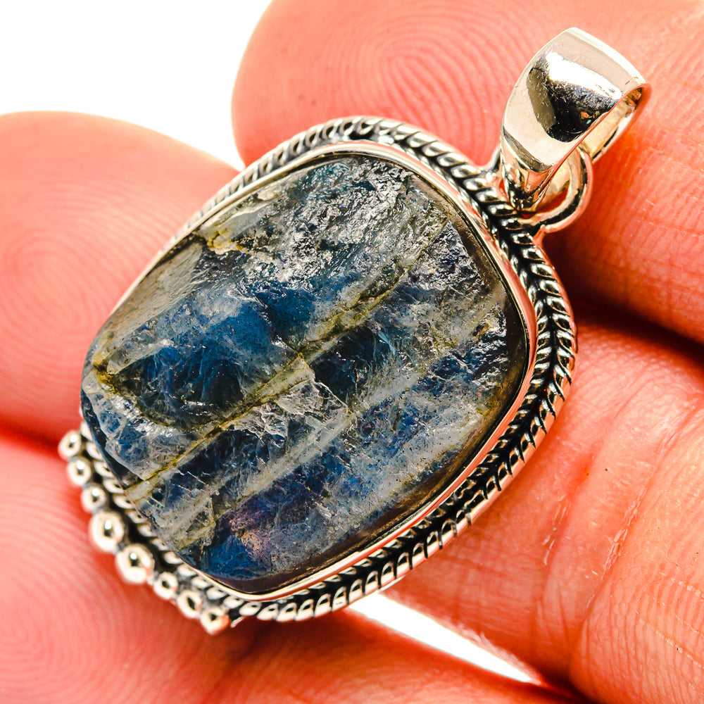 Labradorite Pendants handcrafted by Ana Silver Co - PD26349