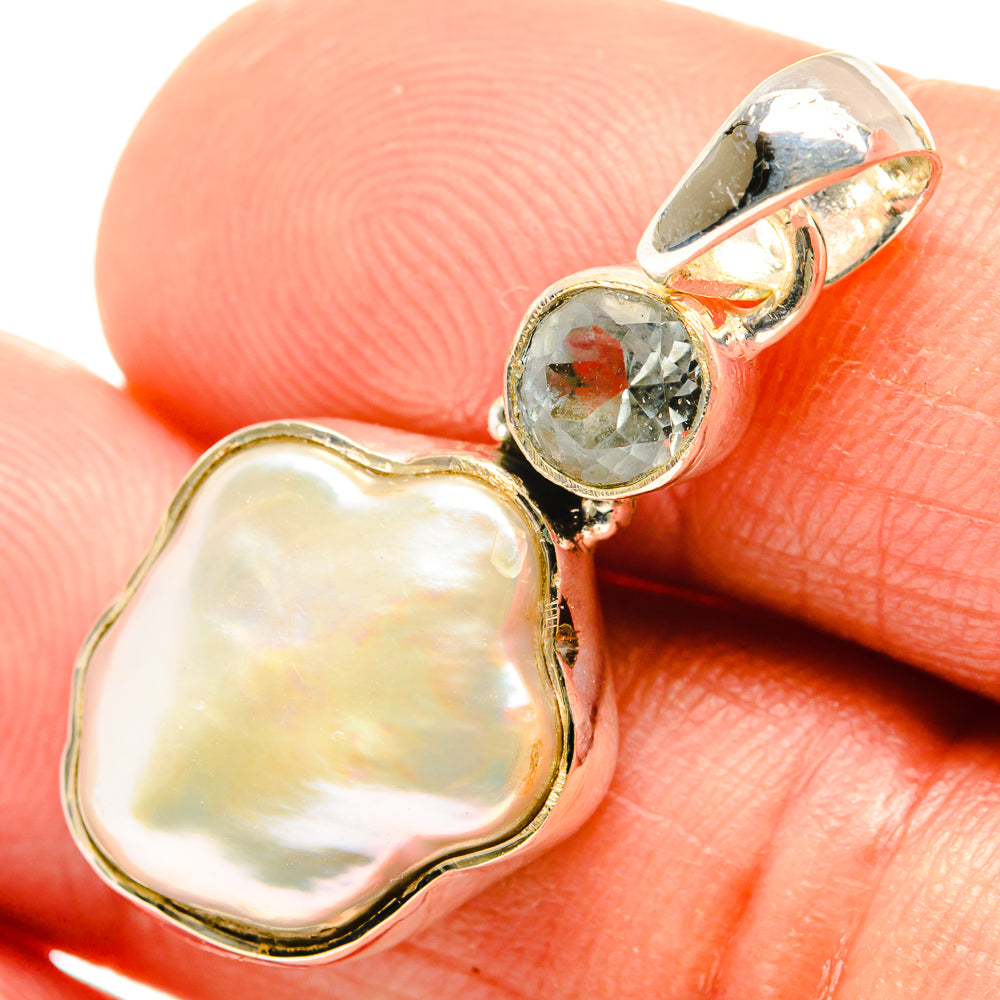 Mother Of Pearl Pendants handcrafted by Ana Silver Co - PD26544