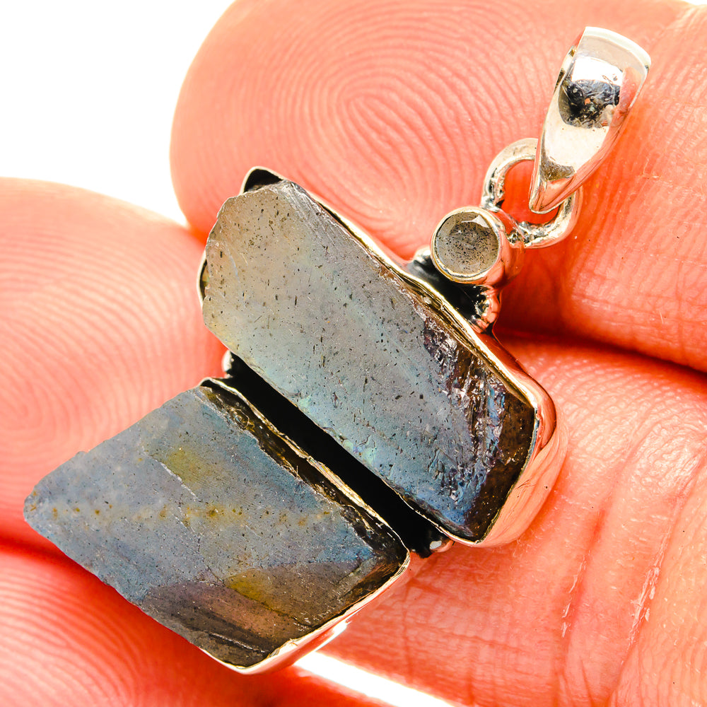 Labradorite Pendants handcrafted by Ana Silver Co - PD27077