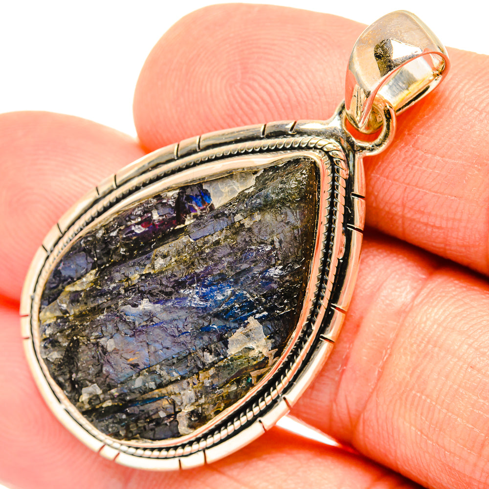 Labradorite Pendants handcrafted by Ana Silver Co - PD27252