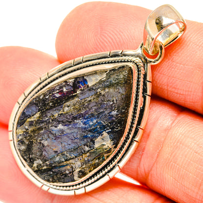 Labradorite Pendants handcrafted by Ana Silver Co - PD27252