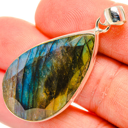 Labradorite Pendants handcrafted by Ana Silver Co - PD28584