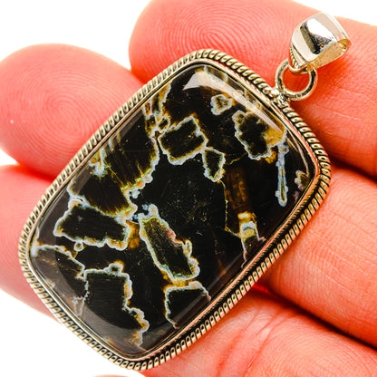 Turkish tube agate pendant in ornate 925 silver bezel, dark stone with veined patterns