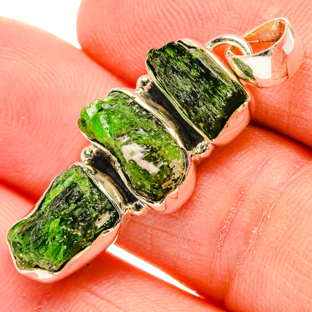 Chrome Diopside Pendants handcrafted by Ana Silver Co - PD31061