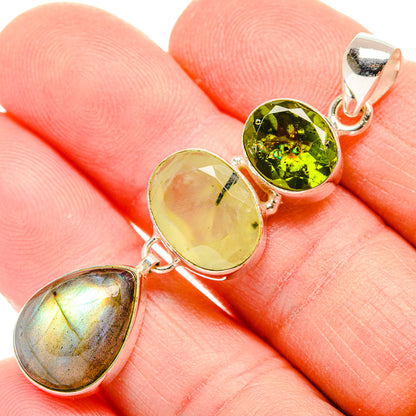Labradorite Pendants handcrafted by Ana Silver Co - PD34016