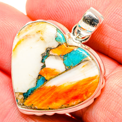 Heart-shaped spiny oyster pendant with turquoise and orange in 925 sterling silver