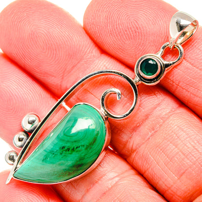 Green teardrop pendant in 925 sterling silver with round accent gem