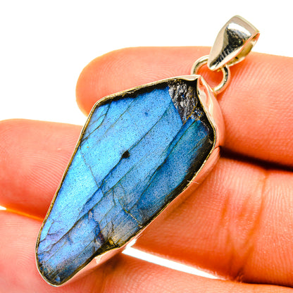 Labradorite Pendants handcrafted by Ana Silver Co - PD4332
