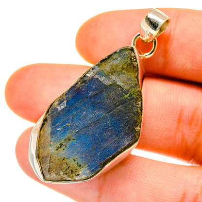 Labradorite Pendants handcrafted by Ana Silver Co - PD4397