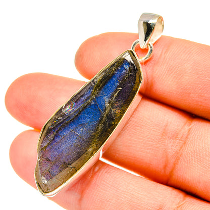 Labradorite Pendants handcrafted by Ana Silver Co - PD5129