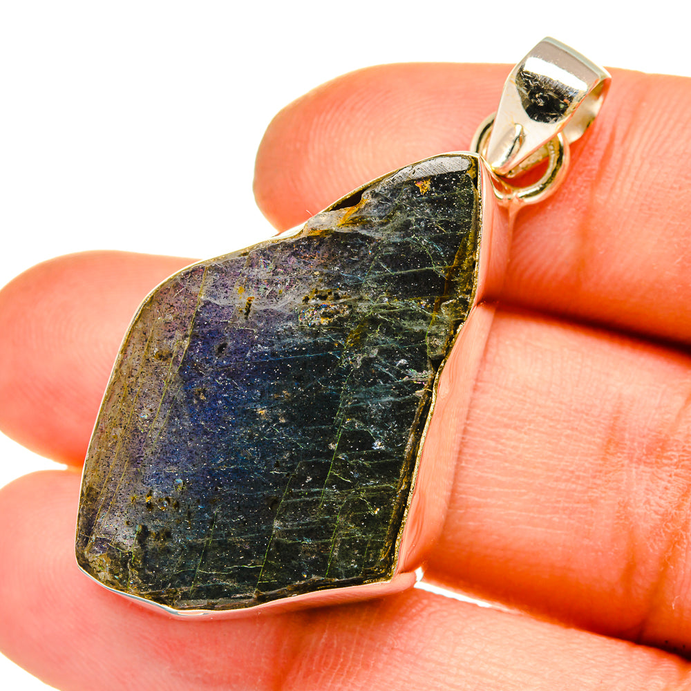 Labradorite Pendants handcrafted by Ana Silver Co - PD5241