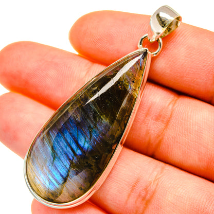 Labradorite Pendants handcrafted by Ana Silver Co - PD5636