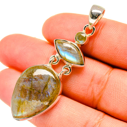 Labradorite Pendants handcrafted by Ana Silver Co - PD6664