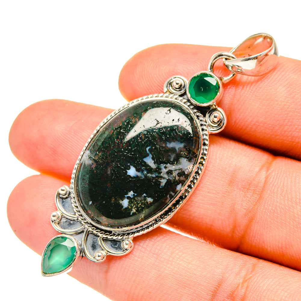 925 sterling silver close-up oval green stone pendant with green teardrop accents