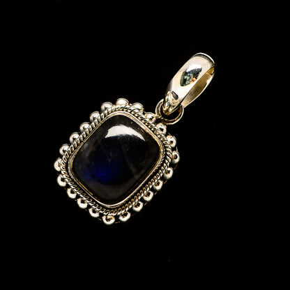 925 sterling silver labradorite pendant with oval stone and scalloped bezel, blue flash