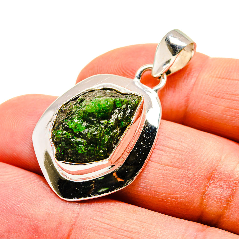 Chrome Diopside Pendants handcrafted by Ana Silver Co - PD742574
