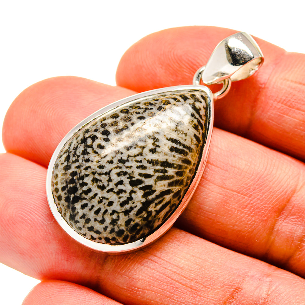 Stingray Coral Pendants handcrafted by Ana Silver Co - PD743365