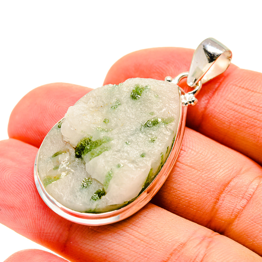 Green Quartz Crystal Pendants handcrafted by Ana Silver Co - PD743548