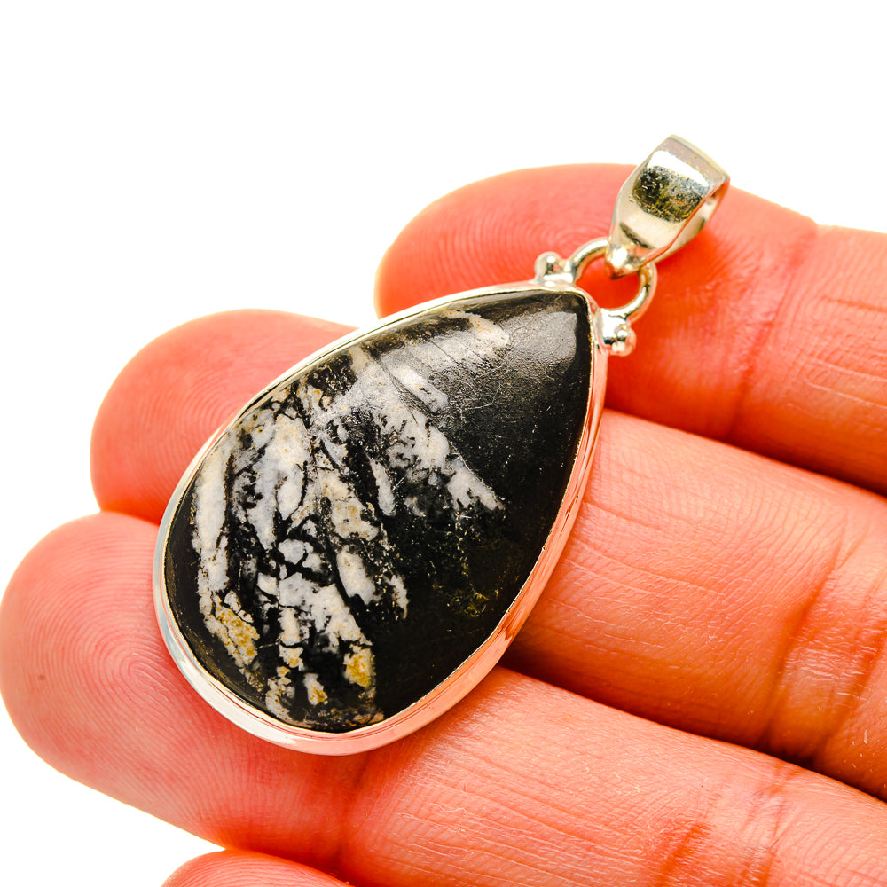 Chrysanthemum Stone Pendants handcrafted by Ana Silver Co - PD744553