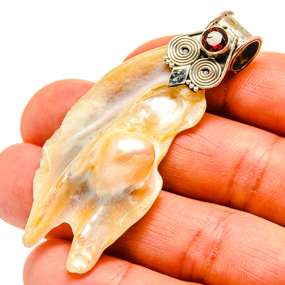 Mother Of Pearl Pendants handcrafted by Ana Silver Co - PD751686