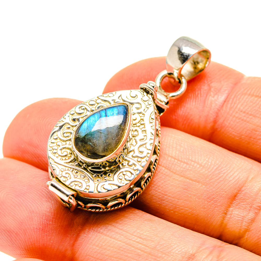 Labradorite Pendants handcrafted by Ana Silver Co - PD753649