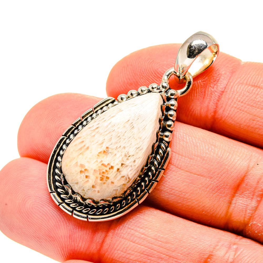 Scolecite teardrop pendant in 925 sterling silver, close-up of beaded bezel