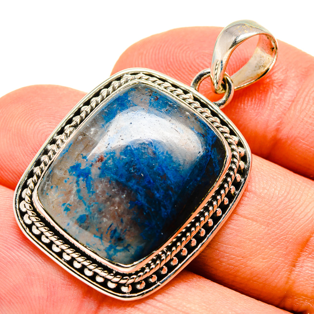 Apatite pendant bail top view with square blue-white cabochon in ornate 925 silver frame
