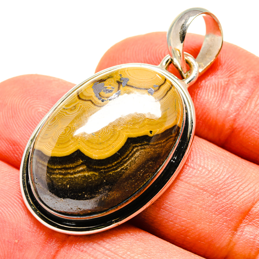 Schalenblende Pendants handcrafted by Ana Silver Co - PD756176
