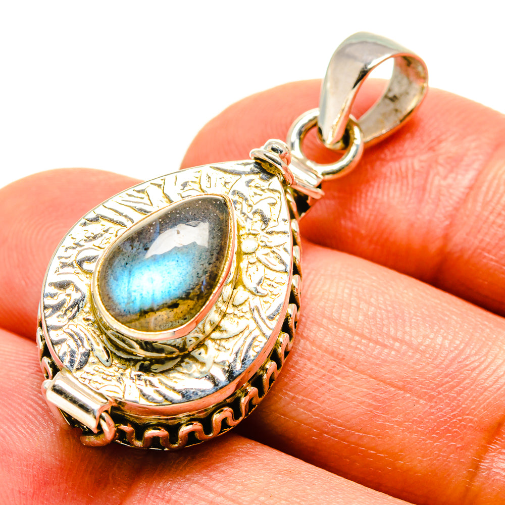 Labradorite Pendants handcrafted by Ana Silver Co - PD756260