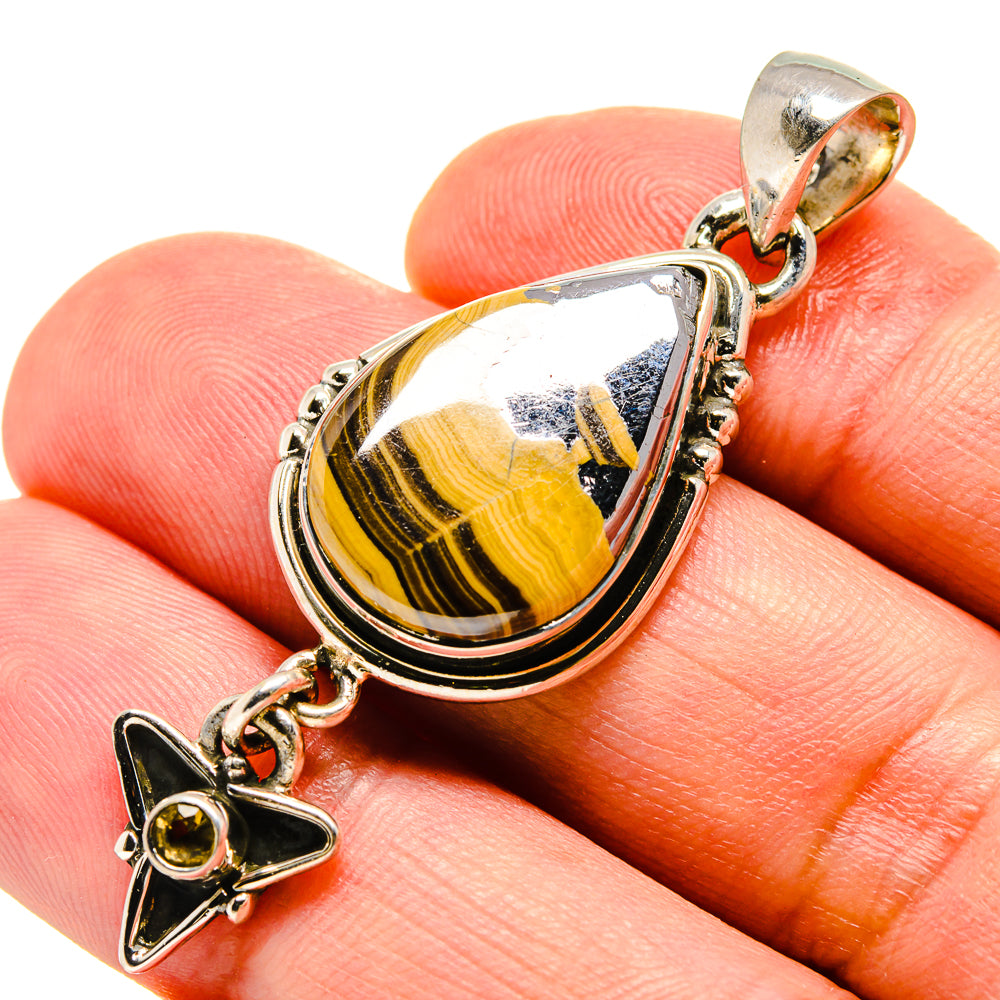 Schalenblende Pendants handcrafted by Ana Silver Co - PD756643