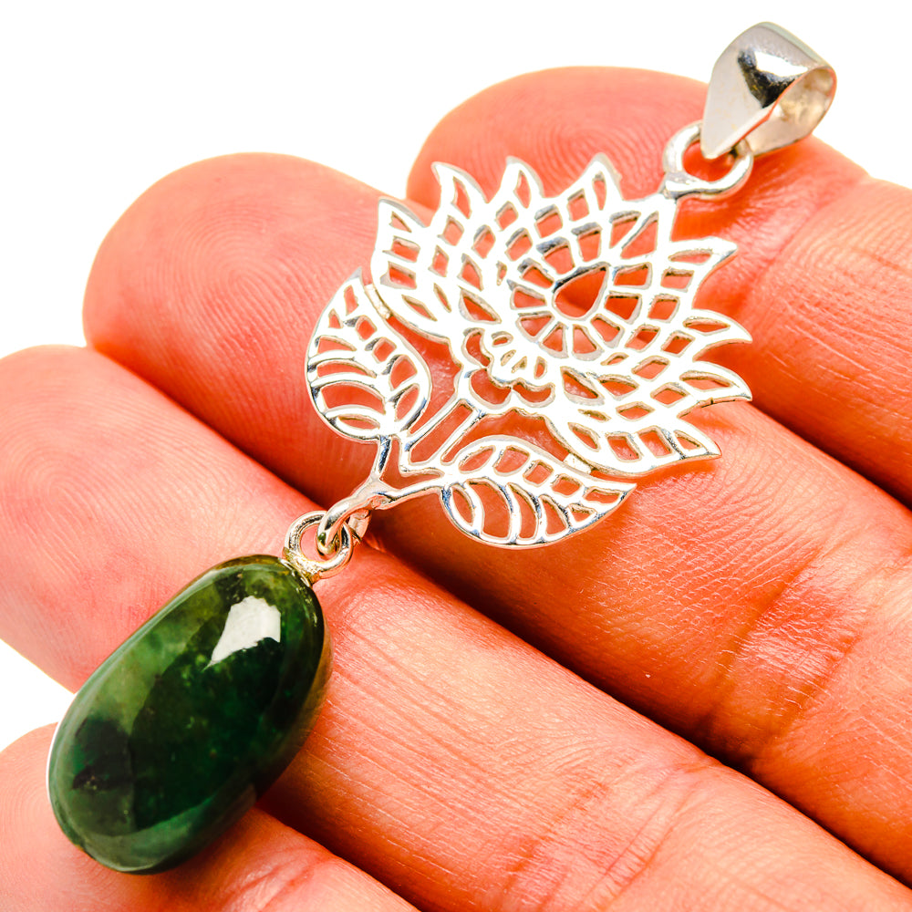 Sterling silver leaf filigree pendant with green aventurine oval cabochon and bail