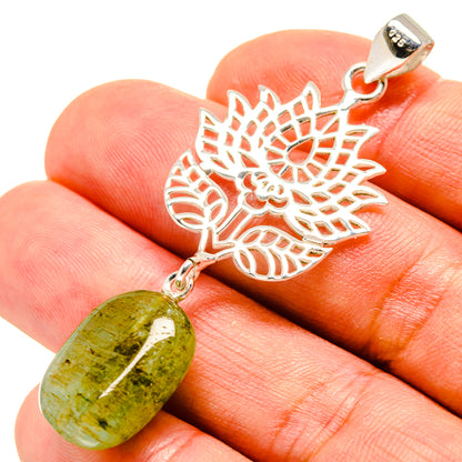 Emerald Pendants handcrafted by Ana Silver Co - PD758292