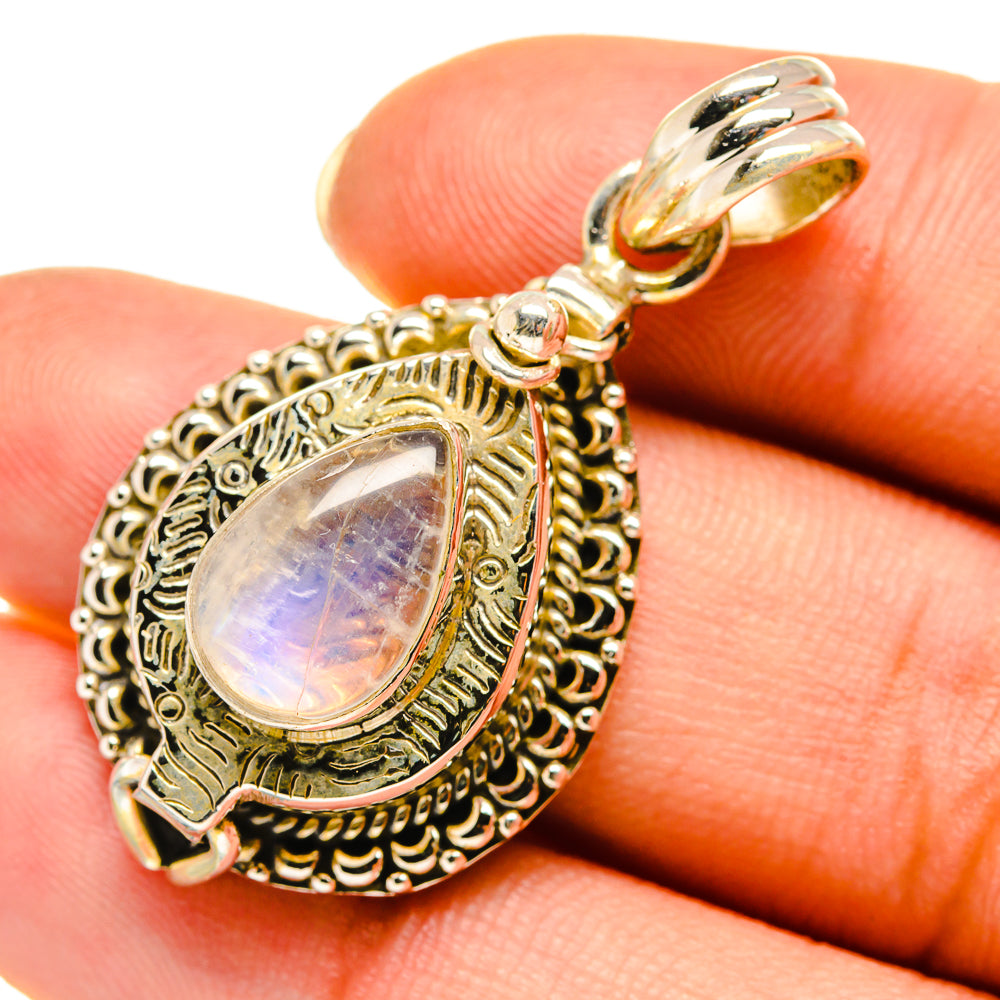 Labradorite Pendants handcrafted by Ana Silver Co - PD8040