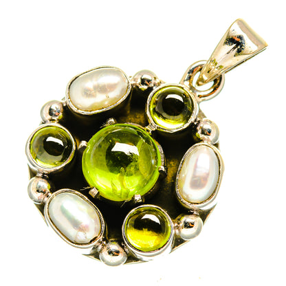 Cultured pearl and peridot pendant, 925 silver setting with green round stones and white oval pearls