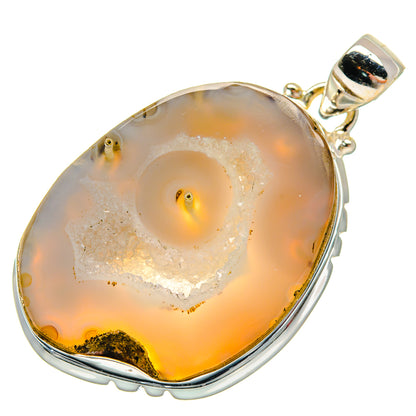 White Geode Slice Pendants handcrafted by Ana Silver Co - PD21202 - Photo 2