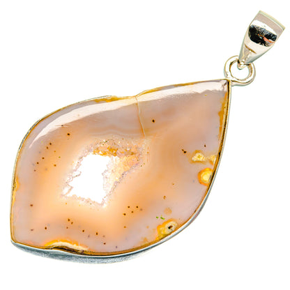 White Geode Slice Pendants handcrafted by Ana Silver Co - PD22205 - Photo 2