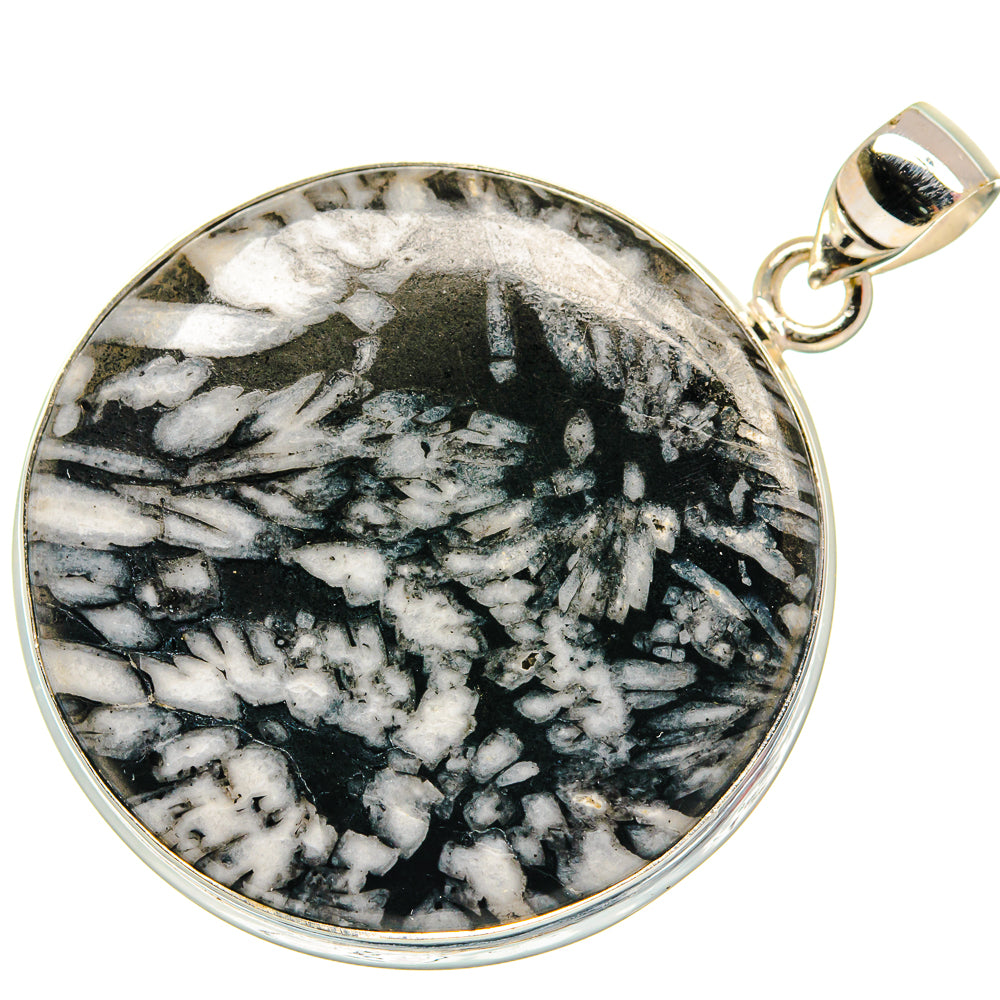 Round 925 sterling silver pendant with bail, black-and-white speckled stone